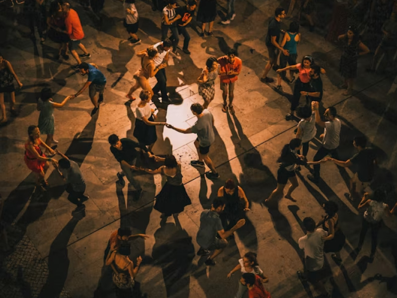 Circle Dance photo by Ardian Lumi on Unsplash